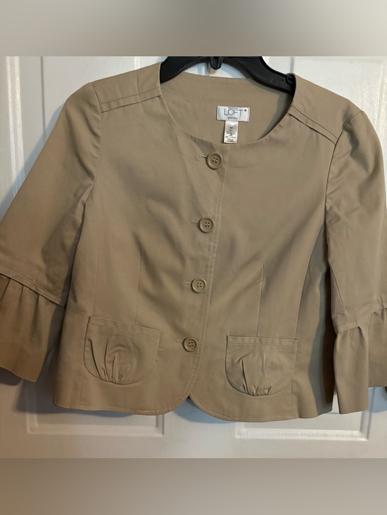 LOFT Jackets & Blazers - LOFT Petite Women's Tan Button-Front Jacket 6P